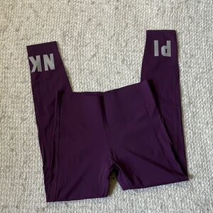 🏋🏻‍♀️ NWOT VICTORIAS SECRET PINK ACTIVE SIZE MEDIUM PURPLE COMPRESSION LEGGING